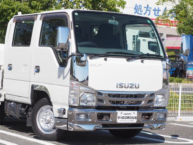 エルフトラック Ｗキャブフラットロー　極東パワーゲート　昇降荷重６００ｋｇ（１５７ｃｍ×８７ｃｍ）　最積１４５０ｋｇ　荷台内寸２０３ｃｍ×１６１ｃｍ×３８ｃｍ　後輪Ｗタイヤ　シートカバー　メッキパーツ　荷台／アオリ縞板　ＥＴＣ　キーレス（9枚目）