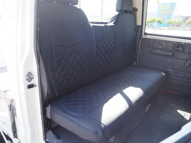エルフトラック Ｗキャブフラットロー　極東パワーゲート　昇降荷重６００ｋｇ（１５７ｃｍ×８７ｃｍ）　最積１４５０ｋｇ　荷台内寸２０３ｃｍ×１６１ｃｍ×３８ｃｍ　後輪Ｗタイヤ　シートカバー　メッキパーツ　荷台／アオリ縞板　ＥＴＣ　キーレス（40枚目）