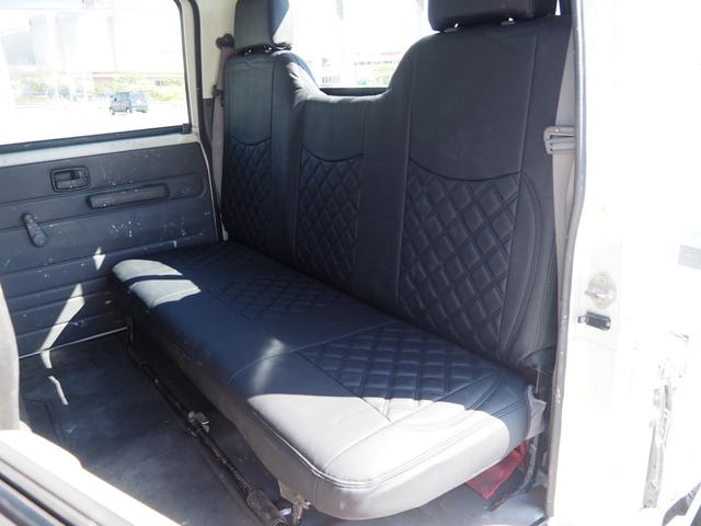 エルフトラック Ｗキャブフラットロー　極東パワーゲート　昇降荷重６００ｋｇ（１５７ｃｍ×８７ｃｍ）　最積１４５０ｋｇ　荷台内寸２０３ｃｍ×１６１ｃｍ×３８ｃｍ　後輪Ｗタイヤ　シートカバー　メッキパーツ　荷台／アオリ縞板　ＥＴＣ　キーレス（41枚目）
