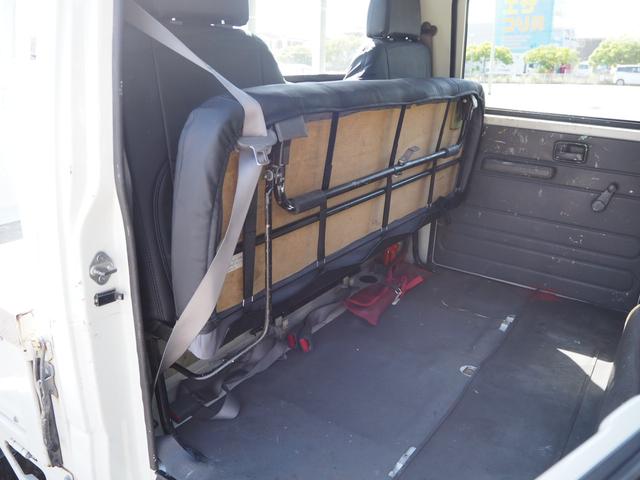 エルフトラック Ｗキャブフラットロー　極東パワーゲート　昇降荷重６００ｋｇ（１５７ｃｍ×８７ｃｍ）　最積１４５０ｋｇ　荷台内寸２０３ｃｍ×１６１ｃｍ×３８ｃｍ　後輪Ｗタイヤ　シートカバー　メッキパーツ　荷台／アオリ縞板　ＥＴＣ　キーレス（51枚目）