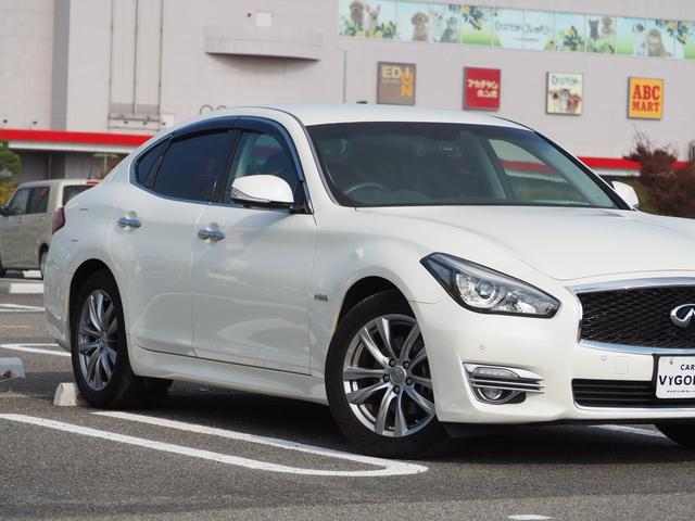 フーガハイブリッド ベースグレード　１８ＡＷ　レグノタイヤ　ＨＤＤナビ　地デジ　ＤＶＤ／ＣＤ／ＢＴ　ドラレコ　ＥＴＣ　Ｆ／Ｓ／Ｂカメラ　アラウンドビューモニター　ハーフレザーシート　スマートキー　オットマン　ＬＥＤライト（5枚目）