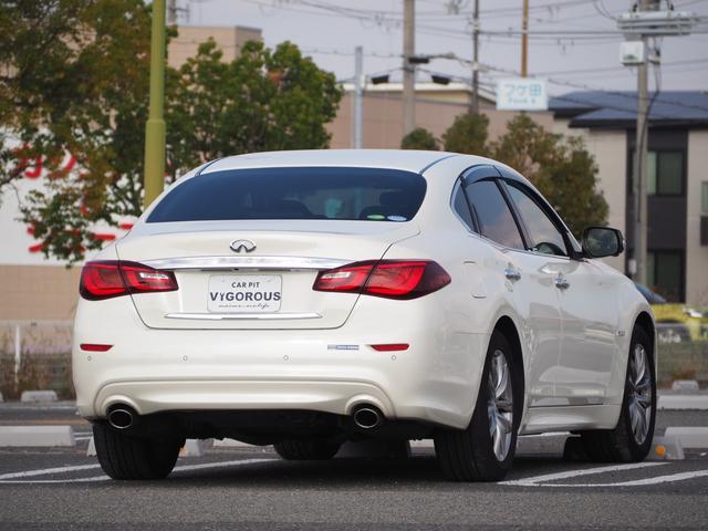 フーガハイブリッド ベースグレード　１８ＡＷ　レグノタイヤ　ＨＤＤナビ　地デジ　ＤＶＤ／ＣＤ／ＢＴ　ドラレコ　ＥＴＣ　Ｆ／Ｓ／Ｂカメラ　アラウンドビューモニター　ハーフレザーシート　スマートキー　オットマン　ＬＥＤライト（16枚目）