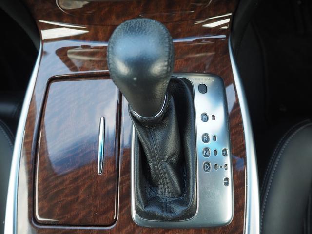 フーガハイブリッド ベースグレード　１８ＡＷ　レグノタイヤ　ＨＤＤナビ　地デジ　ＤＶＤ／ＣＤ／ＢＴ　ドラレコ　ＥＴＣ　Ｆ／Ｓ／Ｂカメラ　アラウンドビューモニター　ハーフレザーシート　スマートキー　オットマン　ＬＥＤライト（31枚目）