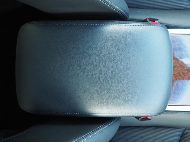 フーガハイブリッド ベースグレード　１８ＡＷ　レグノタイヤ　ＨＤＤナビ　地デジ　ＤＶＤ／ＣＤ／ＢＴ　ドラレコ　ＥＴＣ　Ｆ／Ｓ／Ｂカメラ　アラウンドビューモニター　ハーフレザーシート　スマートキー　オットマン　ＬＥＤライト（33枚目）