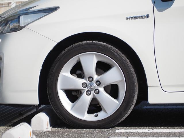 プリウス Ｓツーリングセレクション　１７ＡＷ　ナビ　地デジ　ＤＶＤ／ＣＤ／Ｂｌｕｅｔｏｏｔｈ　バックカメラ　ＥＴＣ　ドラレコ　ＬＥＤライト　スマートキー（14枚目）