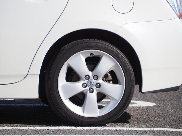 プリウス Ｓツーリングセレクション　１７ＡＷ　ナビ　地デジ　ＤＶＤ／ＣＤ／Ｂｌｕｅｔｏｏｔｈ　バックカメラ　ＥＴＣ　ドラレコ　ＬＥＤライト　スマートキー（15枚目）