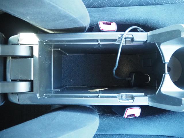 プリウス Ｓツーリングセレクション　１７ＡＷ　ナビ　地デジ　ＤＶＤ／ＣＤ／Ｂｌｕｅｔｏｏｔｈ　バックカメラ　ＥＴＣ　ドラレコ　ＬＥＤライト　スマートキー（33枚目）