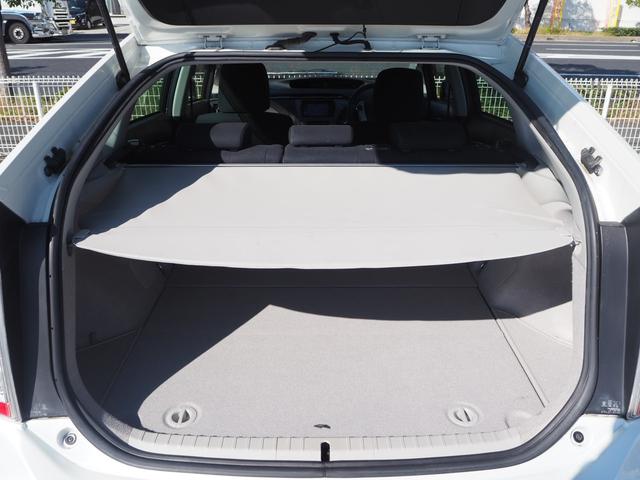 プリウス Ｓツーリングセレクション　１７ＡＷ　ナビ　地デジ　ＤＶＤ／ＣＤ／Ｂｌｕｅｔｏｏｔｈ　バックカメラ　ＥＴＣ　ドラレコ　ＬＥＤライト　スマートキー（57枚目）