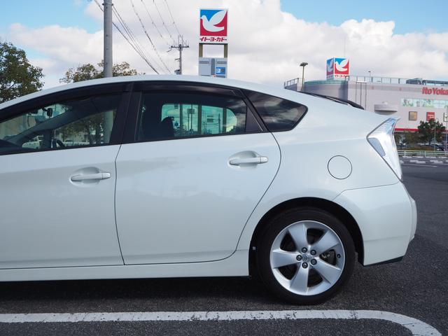 プリウス Ｓツーリングセレクション　１７ＡＷ　ナビ　地デジ　ＤＶＤ／ＣＤ／Ｂｌｕｅｔｏｏｔｈ　バックカメラ　ＥＴＣ　ドラレコ　ＬＥＤライト　スマートキー（68枚目）