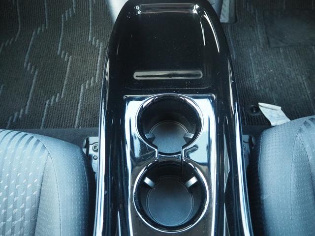 プリウス Ｓセーフティプラス　１５ＡＷ　ナビ　地デジ　ＤＶＤ／ＣＤ／Ｂｌｕｅｔｏｏｔｈ　ＥＴＣ　バックカメラ　前後ドラレコ　クルコン　コーナーセンサー　社外ステアリング　スマートキー　ＬＥＤライト（33枚目）