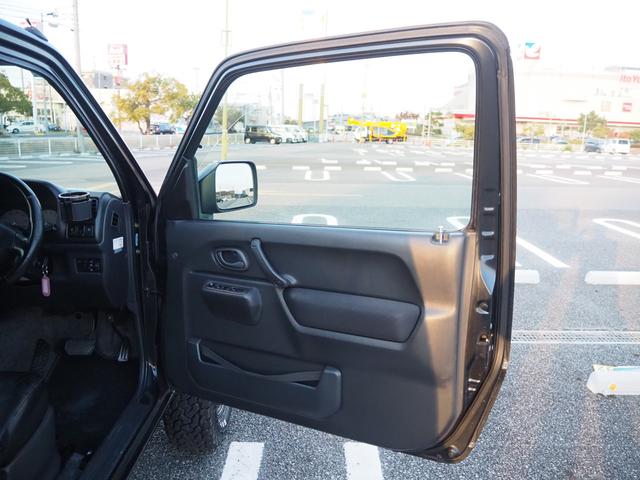 ジムニー ランドベンチャー　ユーザー様買取車　リフトアップ　オーバーフェンダー　１６ＡＷ　社外マフラー／前後バンパー　スキッドバンパー　ナビ　地デジ　ＤＶＤ／ＣＤ　キーレス　ＬＥＤテール　シートヒーター（47枚目）