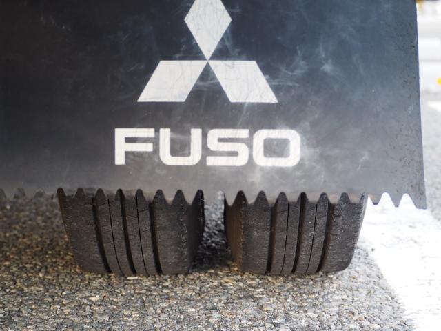 キャンター 平ボディ　パワーゲート付き　極東パワーゲート　昇降荷重６００ｋｇ（９４ｃｍ×１５８ｃｍ）　最積１５００ｋｇ　荷台内寸１６０ｃｍ×３０８ｃｍ×３８ｃｍ　後輪Ｗタイヤ　メッキパーツ　アオリ縞板　ナビ　地デジ　ＤＶＤ／ＣＤ／ＢＴ（20枚目）