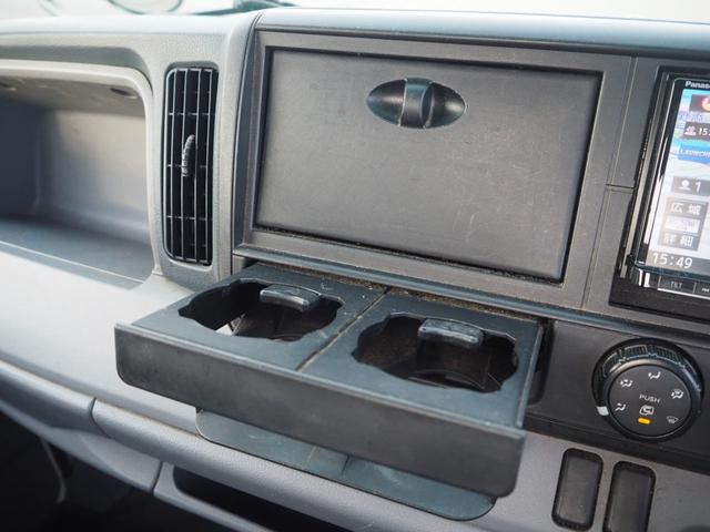 キャンター 平ボディ　パワーゲート付き　極東パワーゲート　昇降荷重６００ｋｇ（９４ｃｍ×１５８ｃｍ）　最積１５００ｋｇ　荷台内寸１６０ｃｍ×３０８ｃｍ×３８ｃｍ　後輪Ｗタイヤ　メッキパーツ　アオリ縞板　ナビ　地デジ　ＤＶＤ／ＣＤ／ＢＴ（25枚目）