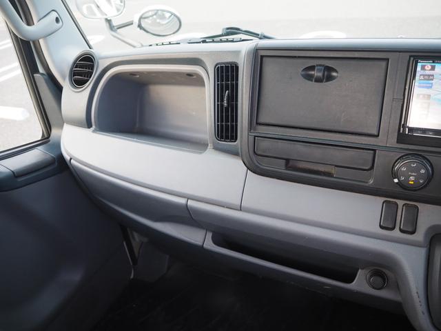 キャンター 平ボディ　パワーゲート付き　極東パワーゲート　昇降荷重６００ｋｇ（９４ｃｍ×１５８ｃｍ）　最積１５００ｋｇ　荷台内寸１６０ｃｍ×３０８ｃｍ×３８ｃｍ　後輪Ｗタイヤ　メッキパーツ　アオリ縞板　ナビ　地デジ　ＤＶＤ／ＣＤ／ＢＴ（33枚目）