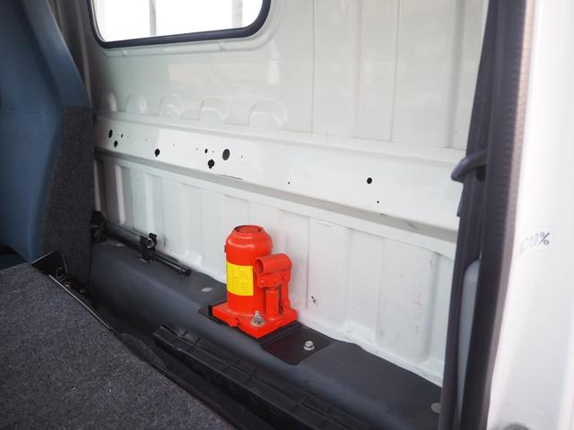 キャンター 平ボディ　パワーゲート付き　極東パワーゲート　昇降荷重６００ｋｇ（９４ｃｍ×１５８ｃｍ）　最積１５００ｋｇ　荷台内寸１６０ｃｍ×３０８ｃｍ×３８ｃｍ　後輪Ｗタイヤ　メッキパーツ　アオリ縞板　ナビ　地デジ　ＤＶＤ／ＣＤ／ＢＴ（41枚目）