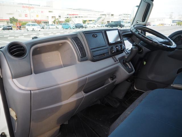 キャンター 平ボディ　パワーゲート付き　極東パワーゲート　昇降荷重６００ｋｇ（９４ｃｍ×１５８ｃｍ）　最積１５００ｋｇ　荷台内寸１６０ｃｍ×３０８ｃｍ×３８ｃｍ　後輪Ｗタイヤ　メッキパーツ　アオリ縞板　ナビ　地デジ　ＤＶＤ／ＣＤ／ＢＴ（43枚目）