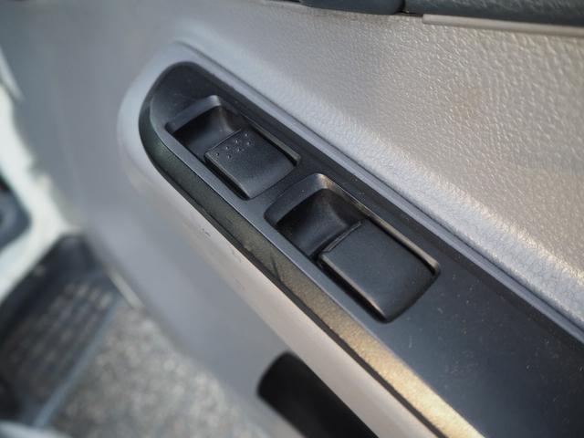 キャンター 平ボディ　パワーゲート付き　極東パワーゲート　昇降荷重６００ｋｇ（９４ｃｍ×１５８ｃｍ）　最積１５００ｋｇ　荷台内寸１６０ｃｍ×３０８ｃｍ×３８ｃｍ　後輪Ｗタイヤ　メッキパーツ　アオリ縞板　ナビ　地デジ　ＤＶＤ／ＣＤ／ＢＴ（47枚目）