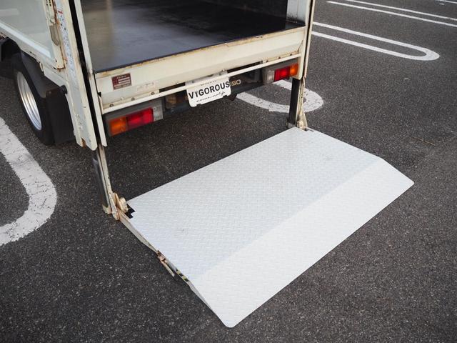キャンター 平ボディ　パワーゲート付き　極東パワーゲート　昇降荷重６００ｋｇ（９４ｃｍ×１５８ｃｍ）　最積１５００ｋｇ　荷台内寸１６０ｃｍ×３０８ｃｍ×３８ｃｍ　後輪Ｗタイヤ　メッキパーツ　アオリ縞板　ナビ　地デジ　ＤＶＤ／ＣＤ／ＢＴ（70枚目）