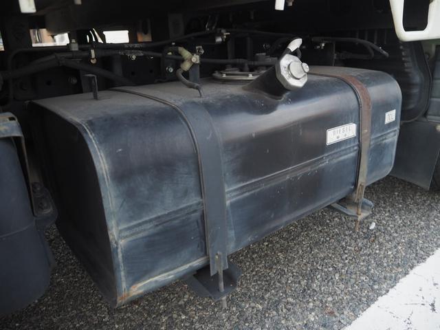 キャンター 平ボディ　パワーゲート付き　極東パワーゲート　昇降荷重６００ｋｇ（９４ｃｍ×１５８ｃｍ）　最積１５００ｋｇ　荷台内寸１６０ｃｍ×３０８ｃｍ×３８ｃｍ　後輪Ｗタイヤ　メッキパーツ　アオリ縞板　ナビ　地デジ　ＤＶＤ／ＣＤ／ＢＴ（76枚目）