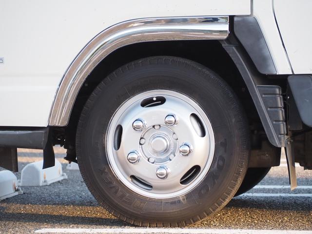 キャンター Ｗキャブ全低床　新明和垂直パワーゲート　昇降荷重６００ｋｇ（１００ｃｍ×１５８ｃｍ）　最積２０００ｋｇ　荷台内寸（２０７ｃｍ×１６１ｃｍ×３７ｃｍ）　後輪Ｗタイヤ　ＥＴＣ　シートカバー／ハンドルカバー　メッキパーツ（14枚目）