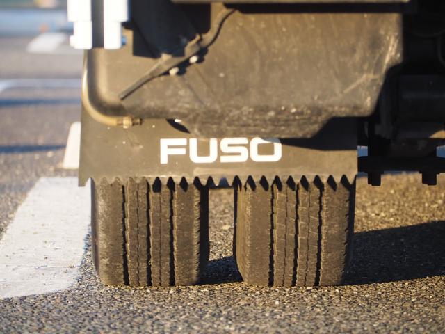 キャンター Ｗキャブ全低床　新明和垂直パワーゲート　昇降荷重６００ｋｇ（１００ｃｍ×１５８ｃｍ）　最積２０００ｋｇ　荷台内寸（２０７ｃｍ×１６１ｃｍ×３７ｃｍ）　後輪Ｗタイヤ　ＥＴＣ　シートカバー／ハンドルカバー　メッキパーツ（20枚目）