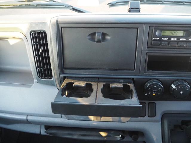 キャンター Ｗキャブ全低床　新明和垂直パワーゲート　昇降荷重６００ｋｇ（１００ｃｍ×１５８ｃｍ）　最積２０００ｋｇ　荷台内寸（２０７ｃｍ×１６１ｃｍ×３７ｃｍ）　後輪Ｗタイヤ　ＥＴＣ　シートカバー／ハンドルカバー　メッキパーツ（27枚目）