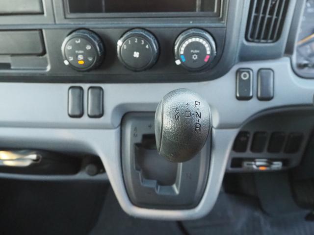 キャンター Ｗキャブ全低床　新明和垂直パワーゲート　昇降荷重６００ｋｇ（１００ｃｍ×１５８ｃｍ）　最積２０００ｋｇ　荷台内寸（２０７ｃｍ×１６１ｃｍ×３７ｃｍ）　後輪Ｗタイヤ　ＥＴＣ　シートカバー／ハンドルカバー　メッキパーツ（29枚目）