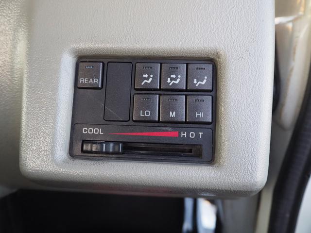 キャンター Ｗキャブ全低床　新明和垂直パワーゲート　昇降荷重６００ｋｇ（１００ｃｍ×１５８ｃｍ）　最積２０００ｋｇ　荷台内寸（２０７ｃｍ×１６１ｃｍ×３７ｃｍ）　後輪Ｗタイヤ　ＥＴＣ　シートカバー／ハンドルカバー　メッキパーツ（40枚目）