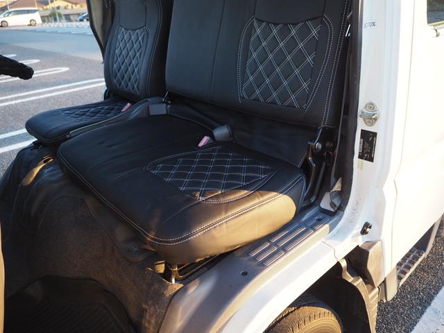 キャンター Ｗキャブ全低床　新明和垂直パワーゲート　昇降荷重６００ｋｇ（１００ｃｍ×１５８ｃｍ）　最積２０００ｋｇ　荷台内寸（２０７ｃｍ×１６１ｃｍ×３７ｃｍ）　後輪Ｗタイヤ　ＥＴＣ　シートカバー／ハンドルカバー　メッキパーツ（45枚目）