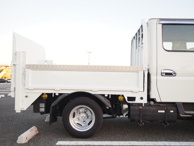 キャンター Ｗキャブ全低床　新明和垂直パワーゲート　昇降荷重６００ｋｇ（１００ｃｍ×１５８ｃｍ）　最積２０００ｋｇ　荷台内寸（２０７ｃｍ×１６１ｃｍ×３７ｃｍ）　後輪Ｗタイヤ　ＥＴＣ　シートカバー／ハンドルカバー　メッキパーツ（54枚目）