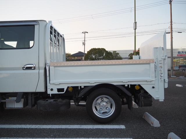キャンター Ｗキャブ全低床　新明和垂直パワーゲート　昇降荷重６００ｋｇ（１００ｃｍ×１５８ｃｍ）　最積２０００ｋｇ　荷台内寸（２０７ｃｍ×１６１ｃｍ×３７ｃｍ）　後輪Ｗタイヤ　ＥＴＣ　シートカバー／ハンドルカバー　メッキパーツ（60枚目）