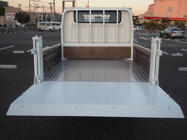 キャンター Ｗキャブ全低床　新明和垂直パワーゲート　昇降荷重６００ｋｇ（１００ｃｍ×１５８ｃｍ）　最積２０００ｋｇ　荷台内寸（２０７ｃｍ×１６１ｃｍ×３７ｃｍ）　後輪Ｗタイヤ　ＥＴＣ　シートカバー／ハンドルカバー　メッキパーツ（68枚目）