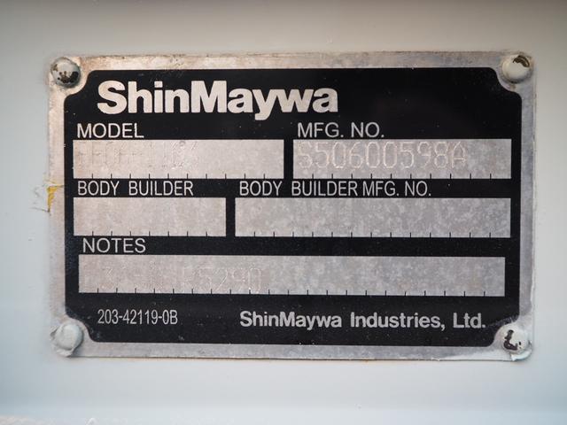 キャンター Ｗキャブ全低床　新明和垂直パワーゲート　昇降荷重６００ｋｇ（１００ｃｍ×１５８ｃｍ）　最積２０００ｋｇ　荷台内寸（２０７ｃｍ×１６１ｃｍ×３７ｃｍ）　後輪Ｗタイヤ　ＥＴＣ　シートカバー／ハンドルカバー　メッキパーツ（73枚目）