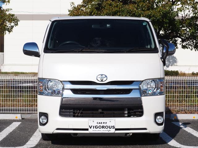 ハイエースバン ロングスーパーＧＬ　ローダウン　１６ＡＷ　ＰＡＲＡＤＡタイヤ　ナビ　地デジ　ＤＶＤ／ＣＤ／Ｂｌｕｅｔｏｏｔｈ／ＵＳＢ　バックカメラ　ＥＴＣ　ドラレコ　ベッドキット　ＬＥＤテール／ライト　スマートキー（3枚目）