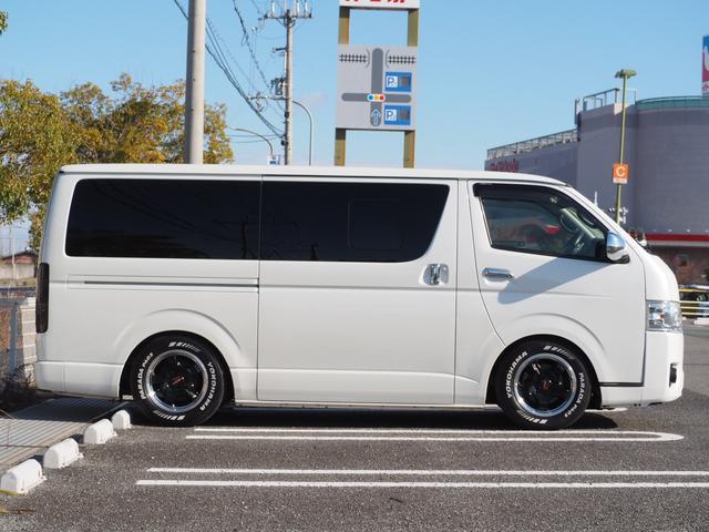 ハイエースバン ロングスーパーＧＬ　ローダウン　１６ＡＷ　ＰＡＲＡＤＡタイヤ　ナビ　地デジ　ＤＶＤ／ＣＤ／Ｂｌｕｅｔｏｏｔｈ／ＵＳＢ　バックカメラ　ＥＴＣ　ドラレコ　ベッドキット　ＬＥＤテール／ライト　スマートキー（10枚目）