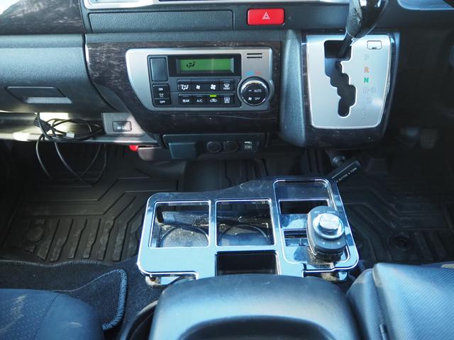 ハイエースバン ロングスーパーＧＬ　ローダウン　１６ＡＷ　ＰＡＲＡＤＡタイヤ　ナビ　地デジ　ＤＶＤ／ＣＤ／Ｂｌｕｅｔｏｏｔｈ／ＵＳＢ　バックカメラ　ＥＴＣ　ドラレコ　ベッドキット　ＬＥＤテール／ライト　スマートキー（39枚目）