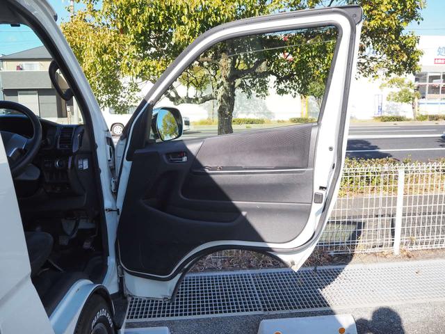 ハイエースバン ロングスーパーＧＬ　ローダウン　１６ＡＷ　ＰＡＲＡＤＡタイヤ　ナビ　地デジ　ＤＶＤ／ＣＤ／Ｂｌｕｅｔｏｏｔｈ／ＵＳＢ　バックカメラ　ＥＴＣ　ドラレコ　ベッドキット　ＬＥＤテール／ライト　スマートキー（52枚目）