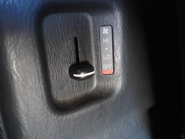 ハイエースバン ロングスーパーＧＬ　ローダウン　１６ＡＷ　ＰＡＲＡＤＡタイヤ　ナビ　地デジ　ＤＶＤ／ＣＤ／Ｂｌｕｅｔｏｏｔｈ／ＵＳＢ　バックカメラ　ＥＴＣ　ドラレコ　ベッドキット　ＬＥＤテール／ライト　スマートキー（57枚目）