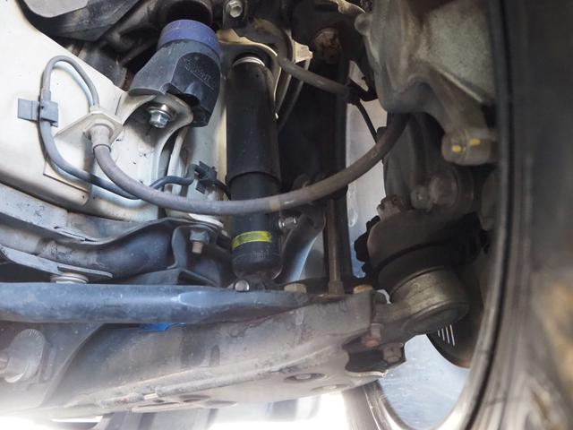 ハイエースバン ロングスーパーＧＬ　ローダウン　１６ＡＷ　ＰＡＲＡＤＡタイヤ　ナビ　地デジ　ＤＶＤ／ＣＤ／Ｂｌｕｅｔｏｏｔｈ／ＵＳＢ　バックカメラ　ＥＴＣ　ドラレコ　ベッドキット　ＬＥＤテール／ライト　スマートキー（78枚目）