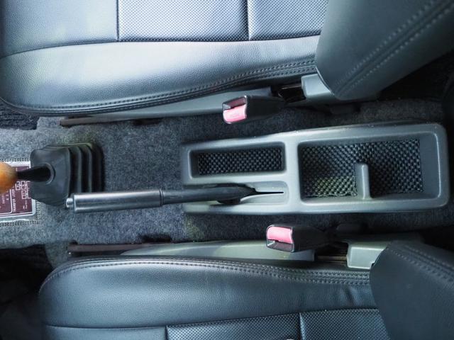 ジムニー ランドベンチャー リフトアップ 16AW TOYOR/Tタイヤ 社外前後バンパー/マフラー/グリル NARDIステアリング RAYBRIGライト フォグ DVD/CD/USB バックカメラ シートカバー LEDライト(31枚目)