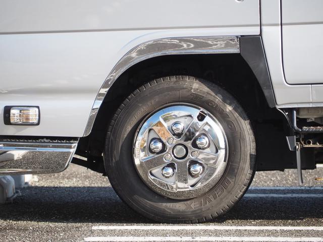 エルフトラック Ｗキャブ　最積２０００ｋｇ　メッキパーツ　アオリ縞板　後輪Ｗタイヤ　ハンドル／シートカバー　ＥＴＣ　荷台内寸２０７ｃｍ×１６１ｃｍ×３８ｃｍ　マーカー　キーレス（14枚目）