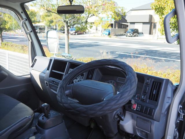 エルフトラック Ｗキャブ　最積２０００ｋｇ　メッキパーツ　アオリ縞板　後輪Ｗタイヤ　ハンドル／シートカバー　ＥＴＣ　荷台内寸２０７ｃｍ×１６１ｃｍ×３８ｃｍ　マーカー　キーレス（21枚目）