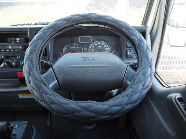 エルフトラック Ｗキャブ　最積２０００ｋｇ　メッキパーツ　アオリ縞板　後輪Ｗタイヤ　ハンドル／シートカバー　ＥＴＣ　荷台内寸２０７ｃｍ×１６１ｃｍ×３８ｃｍ　マーカー　キーレス（23枚目）