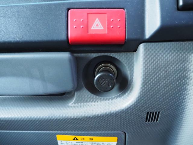 エルフトラック Ｗキャブ　最積２０００ｋｇ　メッキパーツ　アオリ縞板　後輪Ｗタイヤ　ハンドル／シートカバー　ＥＴＣ　荷台内寸２０７ｃｍ×１６１ｃｍ×３８ｃｍ　マーカー　キーレス（28枚目）