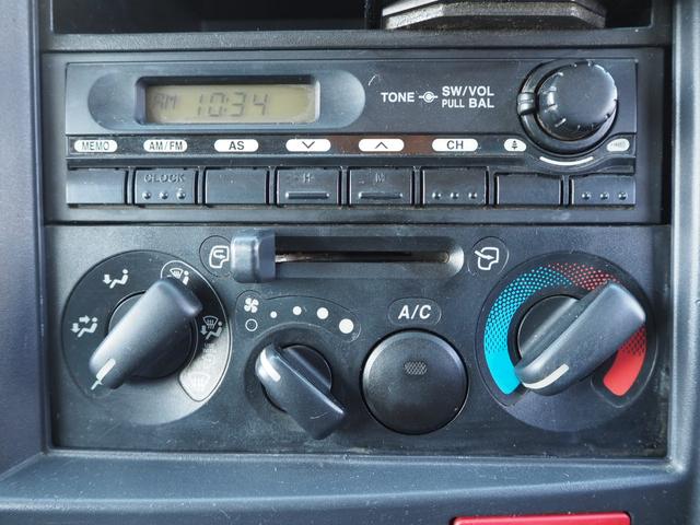 エルフトラック Ｗキャブ　最積２０００ｋｇ　メッキパーツ　アオリ縞板　後輪Ｗタイヤ　ハンドル／シートカバー　ＥＴＣ　荷台内寸２０７ｃｍ×１６１ｃｍ×３８ｃｍ　マーカー　キーレス（30枚目）