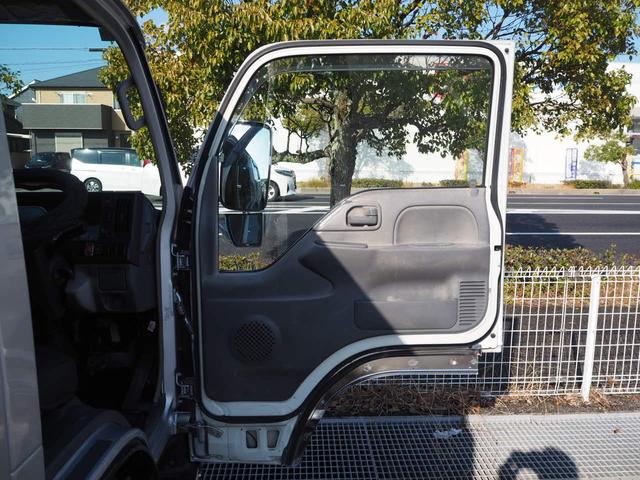 エルフトラック Ｗキャブ　最積２０００ｋｇ　メッキパーツ　アオリ縞板　後輪Ｗタイヤ　ハンドル／シートカバー　ＥＴＣ　荷台内寸２０７ｃｍ×１６１ｃｍ×３８ｃｍ　マーカー　キーレス（43枚目）