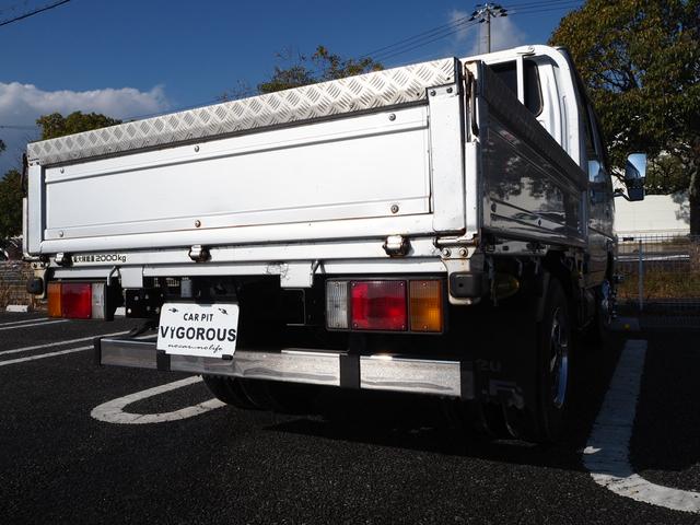 エルフトラック Ｗキャブ　最積２０００ｋｇ　メッキパーツ　アオリ縞板　後輪Ｗタイヤ　ハンドル／シートカバー　ＥＴＣ　荷台内寸２０７ｃｍ×１６１ｃｍ×３８ｃｍ　マーカー　キーレス（61枚目）