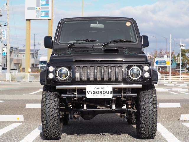 ジムニー ワイルドウインド　リフトアップ　ミッキートンプソン１５ＡＷ　オーバーフェンダー　Ｆ／Ｒパイプバンパー　ディスプレイオーディオ　ＤＶＤ／ＣＤ／ＢＴ　社外ステアリング／グリル　シートカバー　ＬＥＤライト（3枚目）