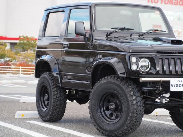 ジムニー ワイルドウインド　リフトアップ　ミッキートンプソン１５ＡＷ　オーバーフェンダー　Ｆ／Ｒパイプバンパー　ディスプレイオーディオ　ＤＶＤ／ＣＤ／ＢＴ　社外ステアリング／グリル　シートカバー　ＬＥＤライト（5枚目）