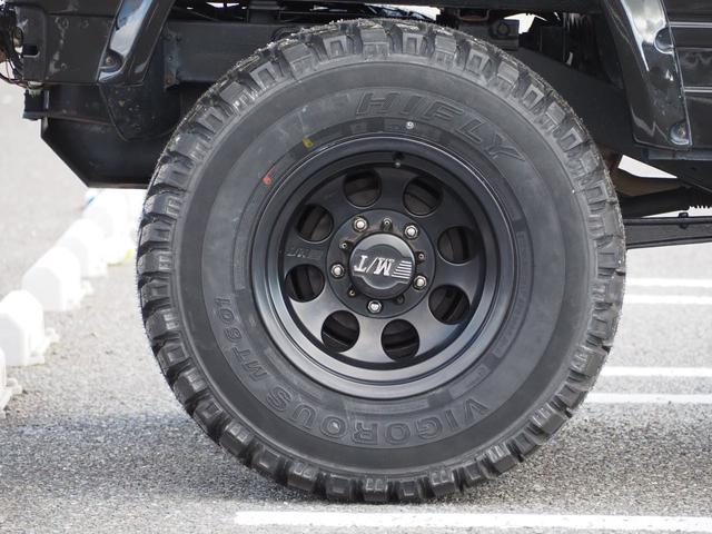 ジムニー ワイルドウインド　リフトアップ　ミッキートンプソン１５ＡＷ　オーバーフェンダー　Ｆ／Ｒパイプバンパー　ディスプレイオーディオ　ＤＶＤ／ＣＤ／ＢＴ　社外ステアリング／グリル　シートカバー　ＬＥＤライト（11枚目）